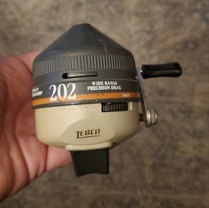 - Zebco 202 fishing reel